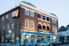 Отель Strathfield Hotel  Сидней